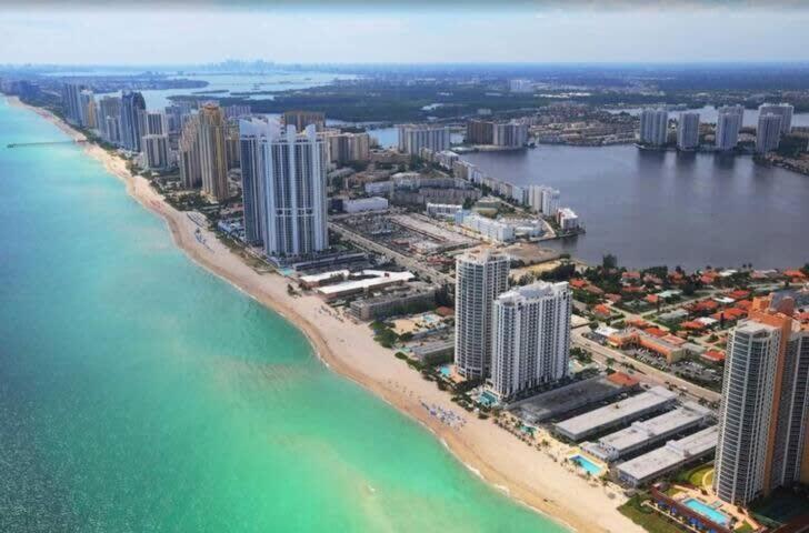 1Br Apartment With Beautiful View Sunny Isles Beach Kültér fotó