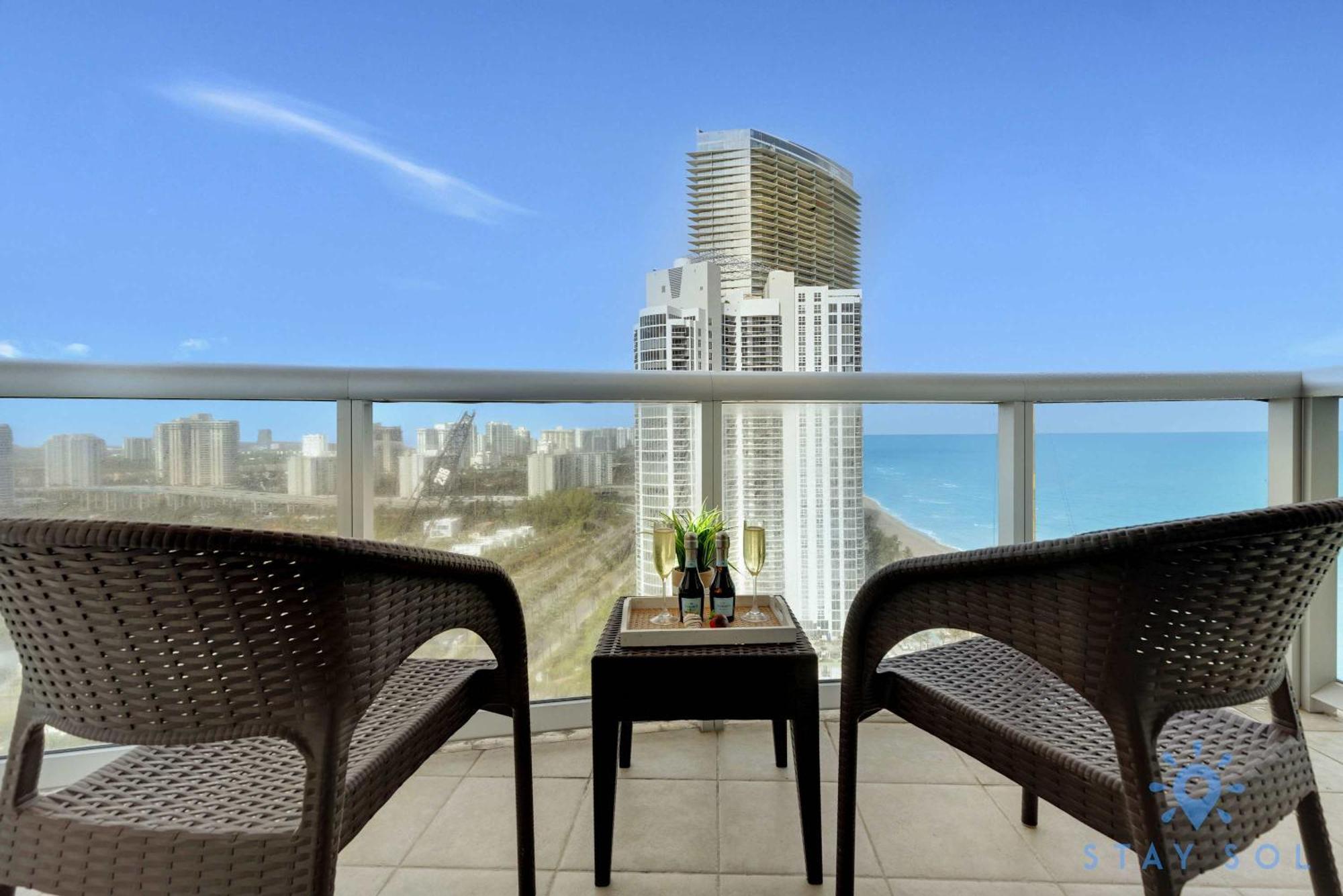 1Br Apartment With Beautiful View Sunny Isles Beach Kültér fotó